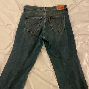 Womens Levi Jeans size 28 or 6/7